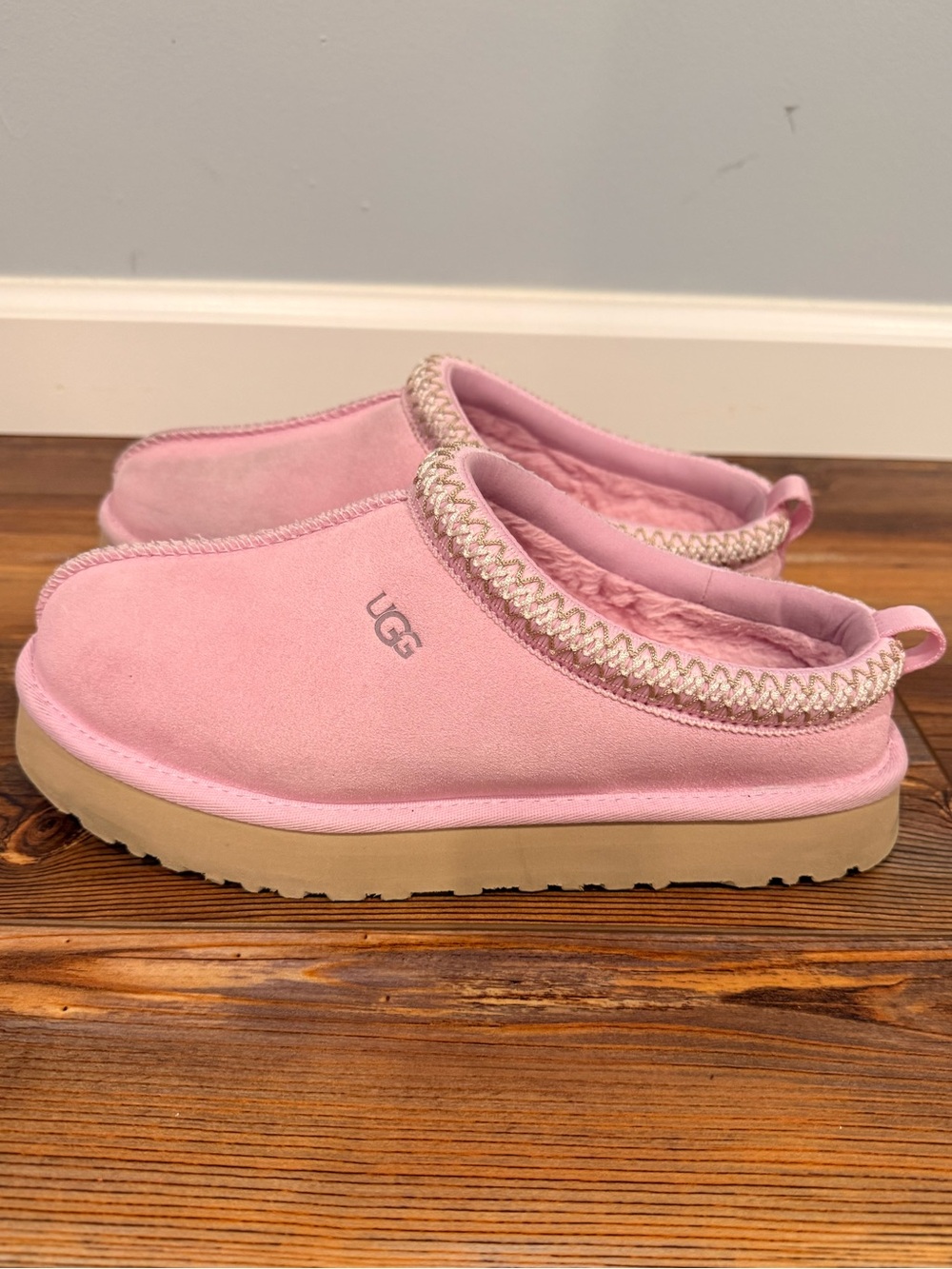 Ugg Kids Tasman Light Pink size 6